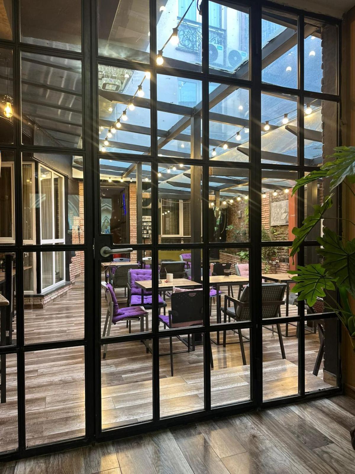 Diuma Hotel Tbilisi Exteriör bild