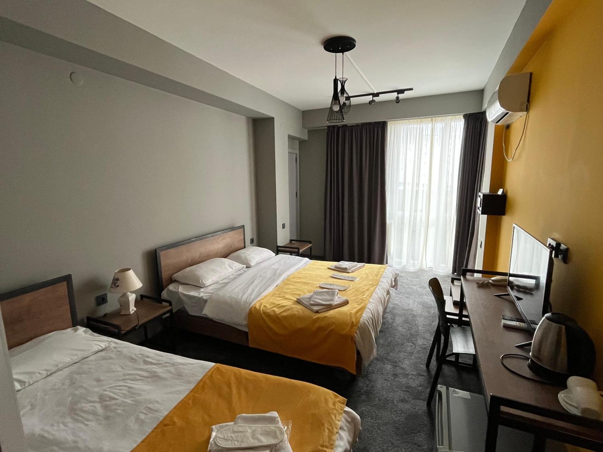 Diuma Hotel Tbilisi Exteriör bild