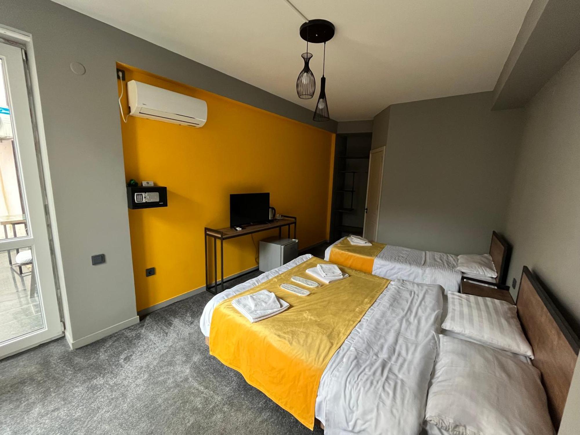 Diuma Hotel Tbilisi Exteriör bild